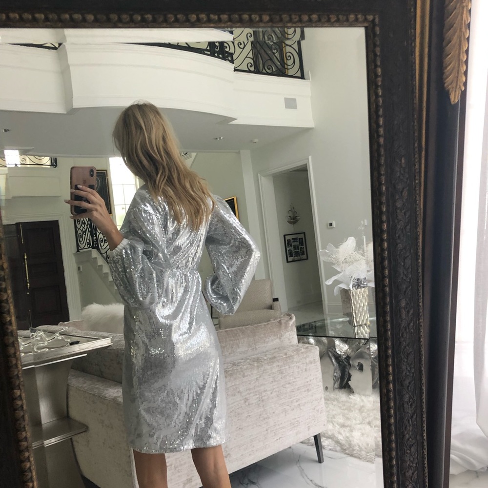 Silver sequin dress size s - Picture 5 of 6